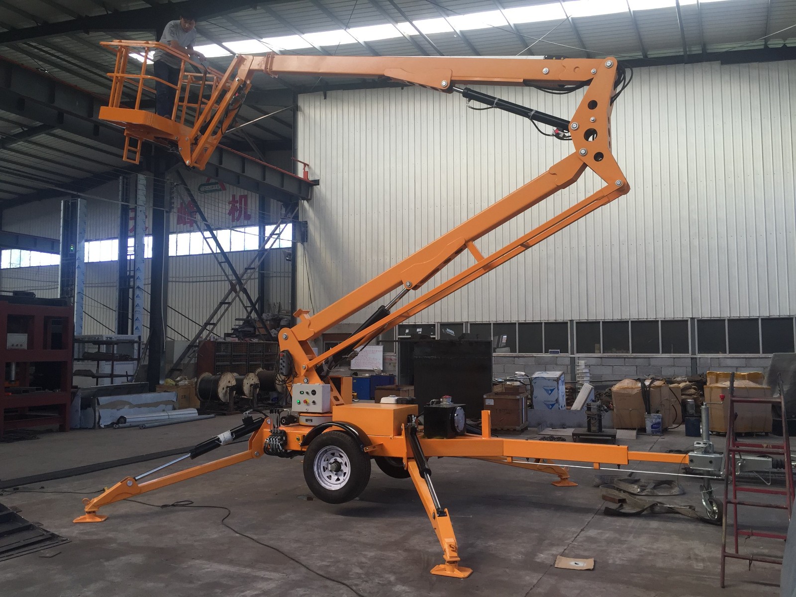 折臂式升降機(jī) 折臂式升降機(jī)