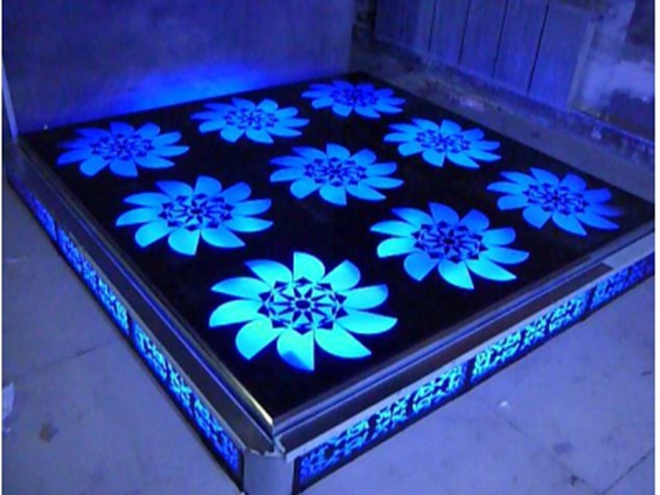 液壓升降機(jī) 升降舞臺(tái)--一種特殊的液壓升降機(jī)